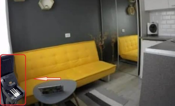 Chiriaşii garsonierei de 11 mp au găsit pianul lui Armin van Buuren uitat lângă pat.